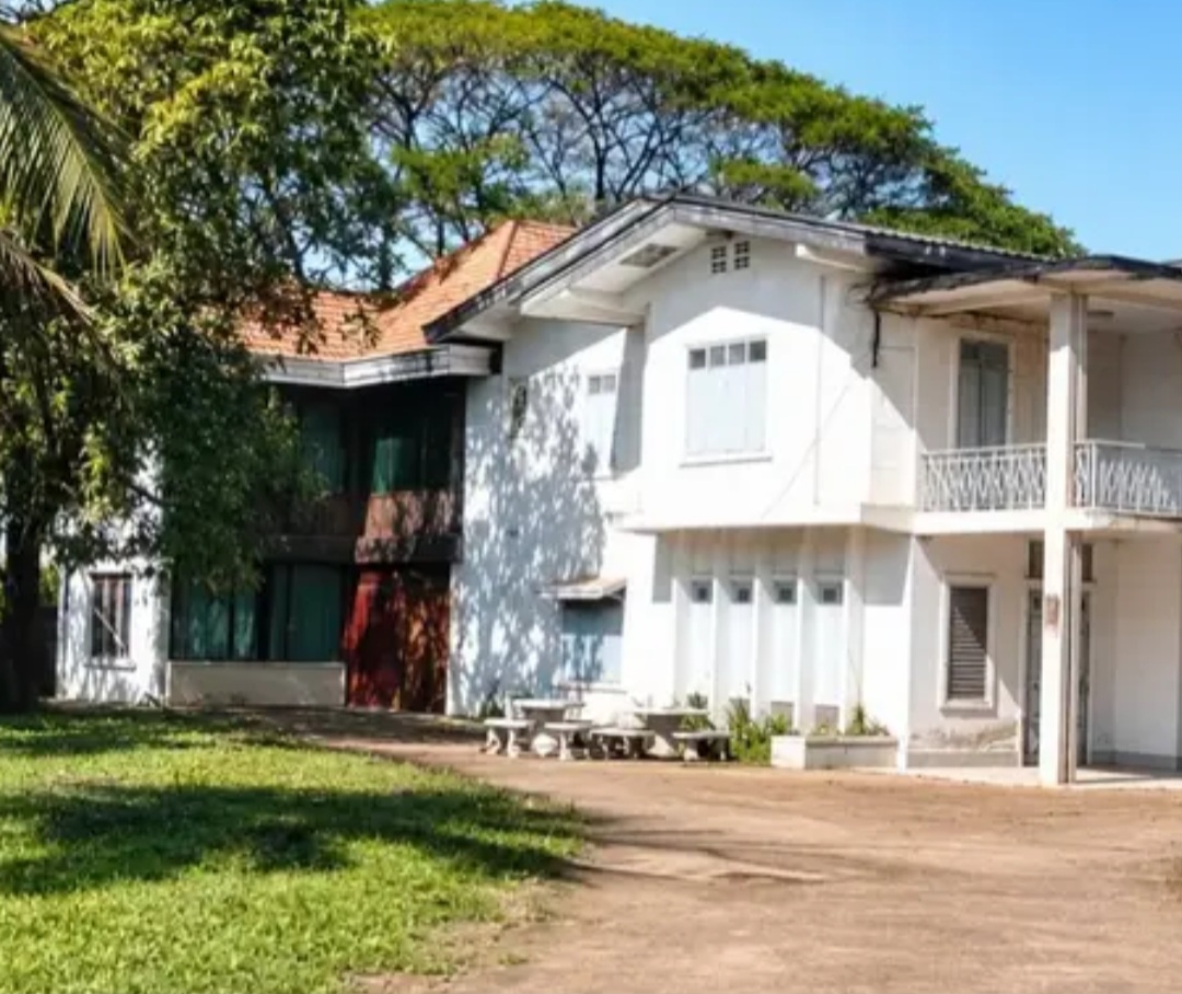 Đất với nhà đô thị