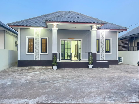 ຂາຍດິນພ້ອມເຮືອນ