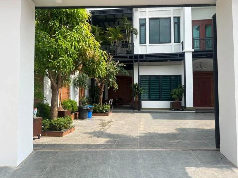 ເຮືອນໃຫ້ເຊົ່າ ພ້ອມເຂົ້າຢູ່