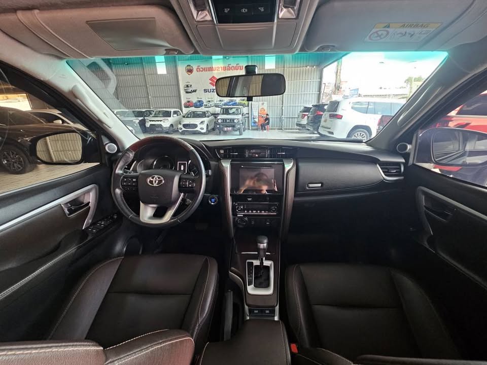 TOYOTA FORTUNER 2019 3