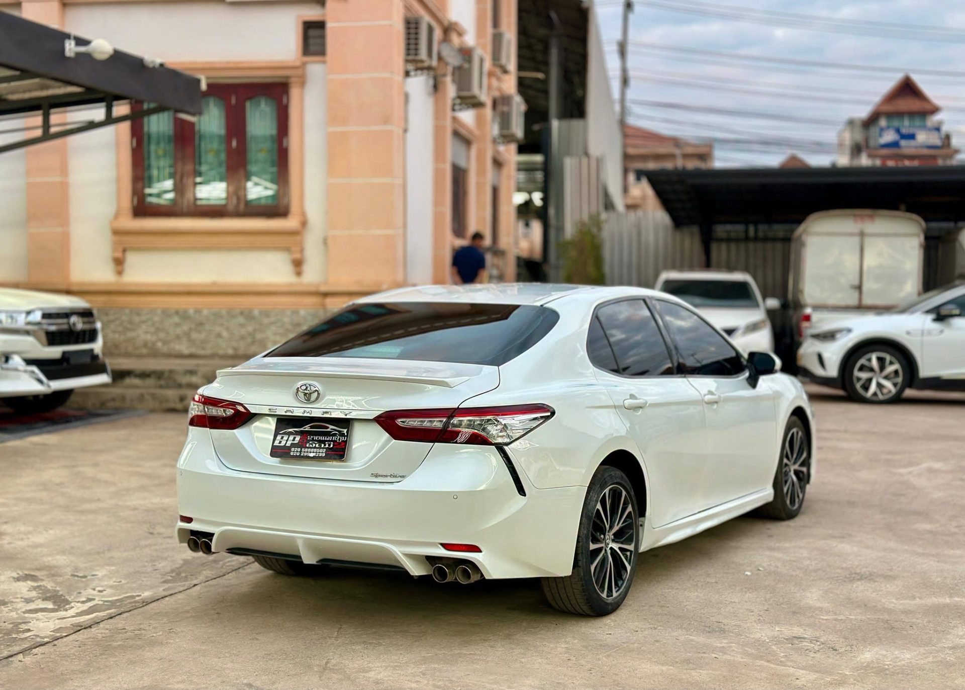 TOYOTA Camry 3